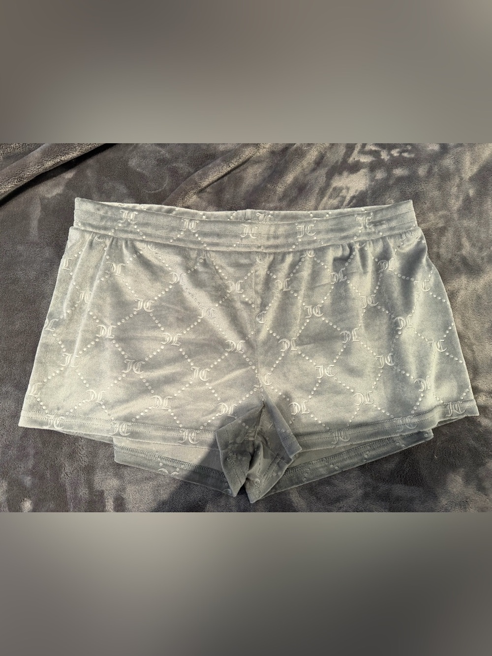 NWOT Juicy Couture Velour Monogram Pattern Light Gray Lounge Shorts Size XL